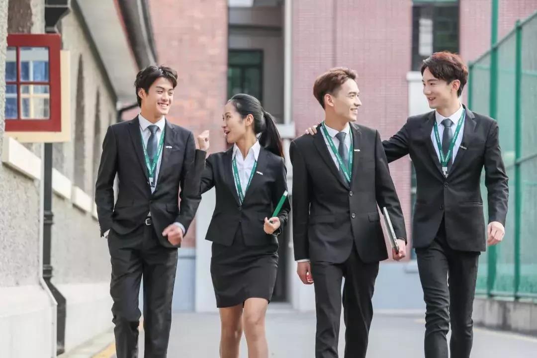 2b32a20f847a445987986474aa0ac9a4